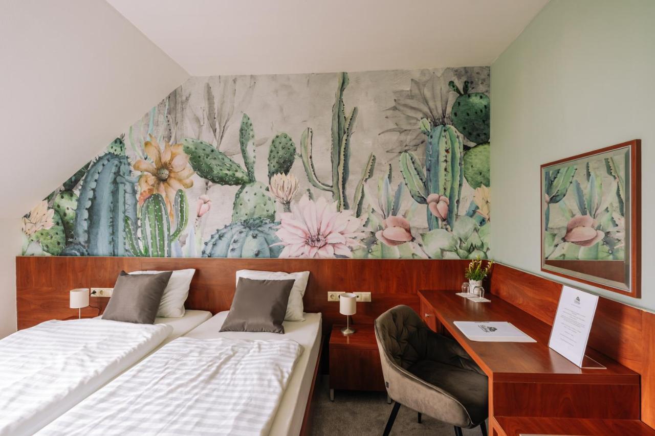 Vadvirag Panzio Hotel Agfalva ภายนอก รูปภาพ