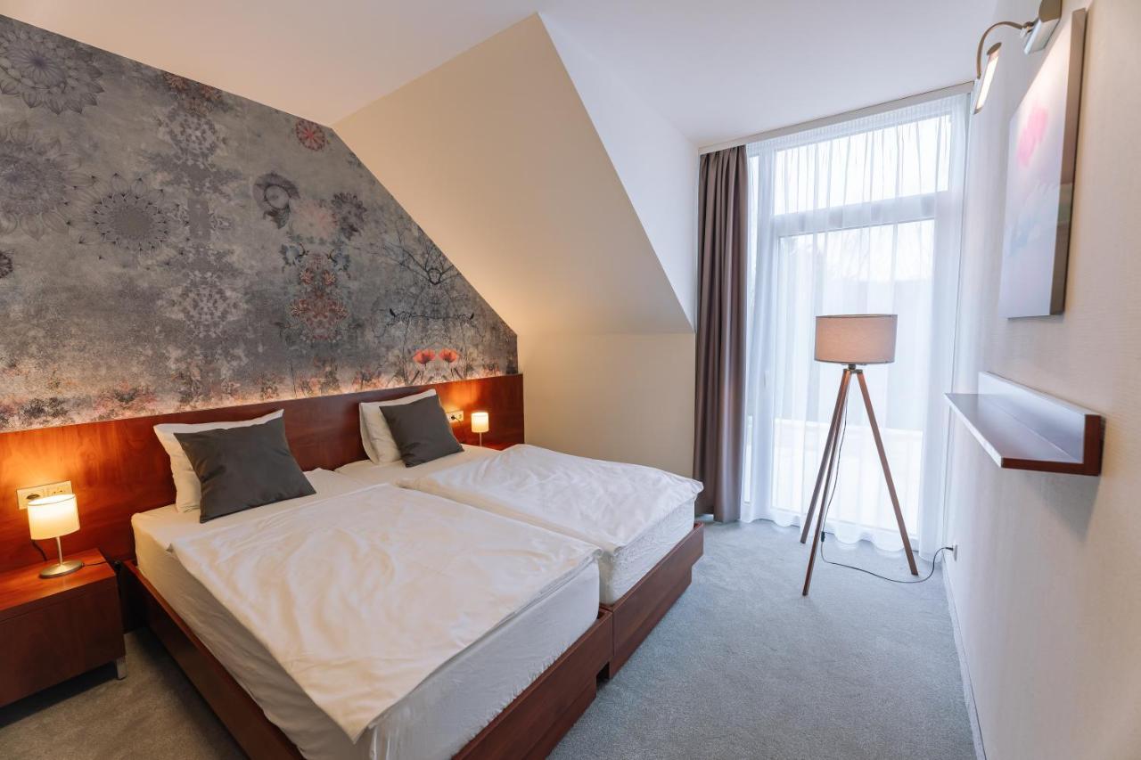 Vadvirag Panzio Hotel Agfalva ภายนอก รูปภาพ
