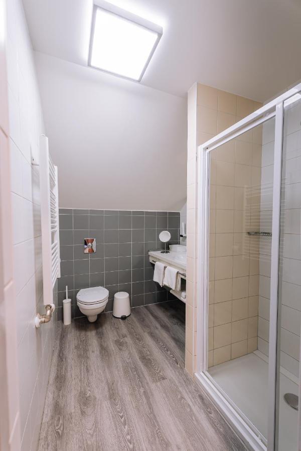 Vadvirag Panzio Hotel Agfalva ภายนอก รูปภาพ